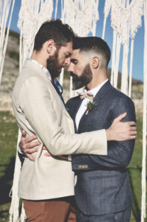 elopement-in-sextantio-coppia-gay-amore