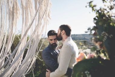 elopement-in-sextantio-rito-coppia-gay-boho-chic