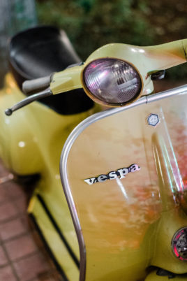 that's-amore-vespa-gialla